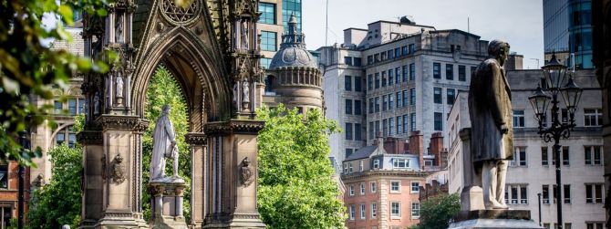 خرید اینترنتی بلیط هواپیما منچستر به تهران